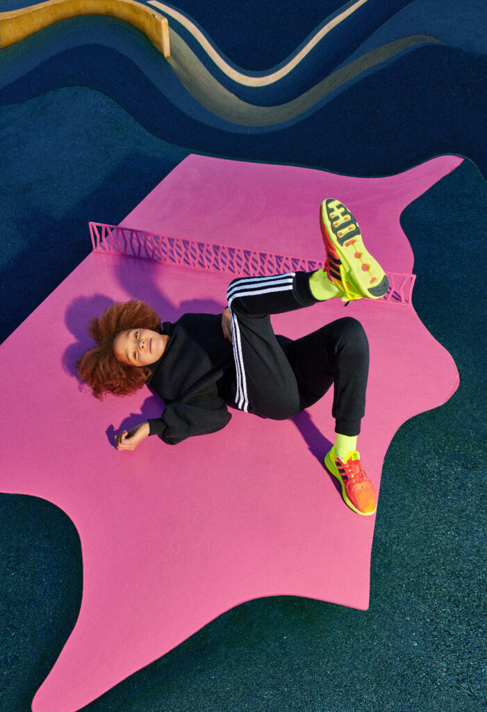 09_HF_SS20_KIDS_ZX_FV8594_APRIL_U_000289