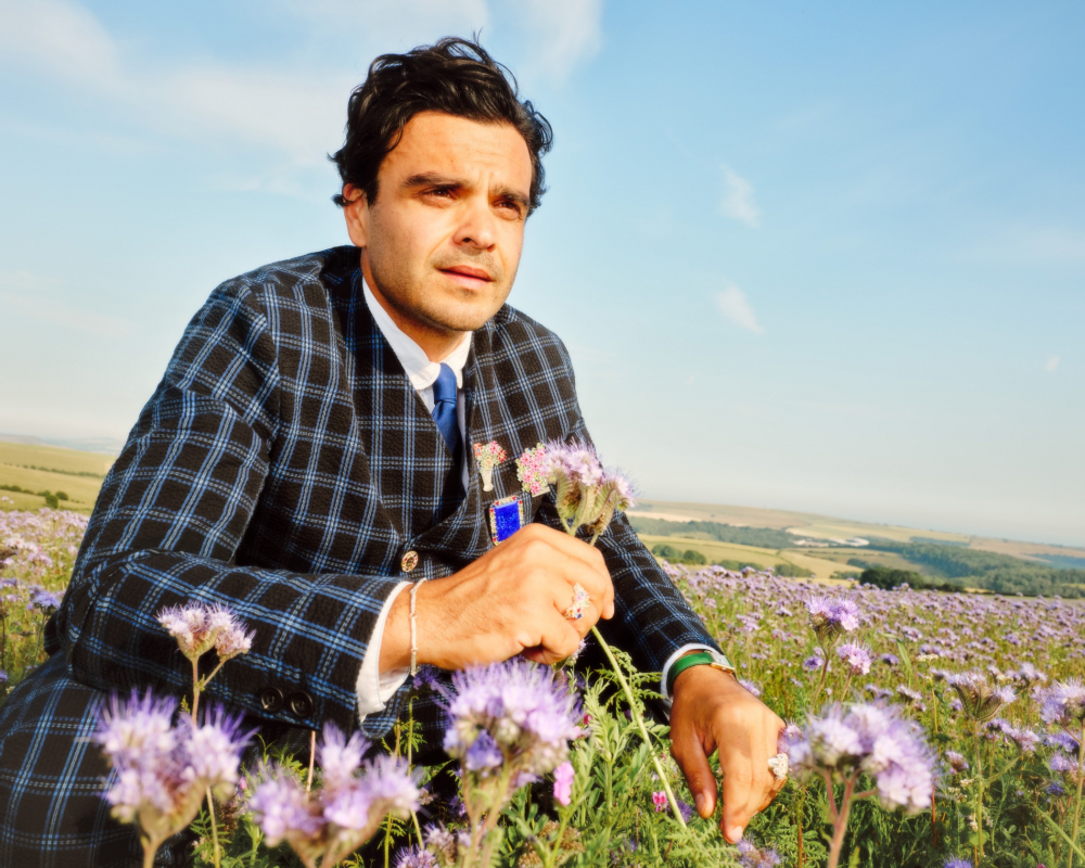 GQ_BLEUE_BURNHAM_0621