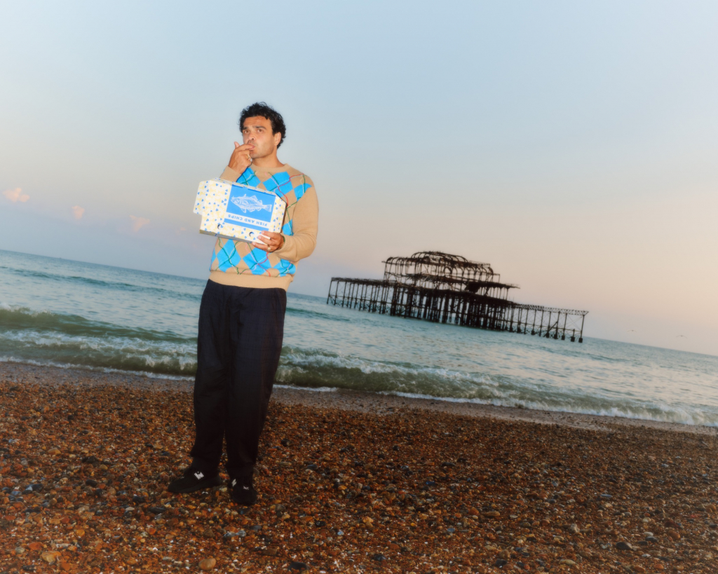 GQ_BLEUE_BURNHAM_0856