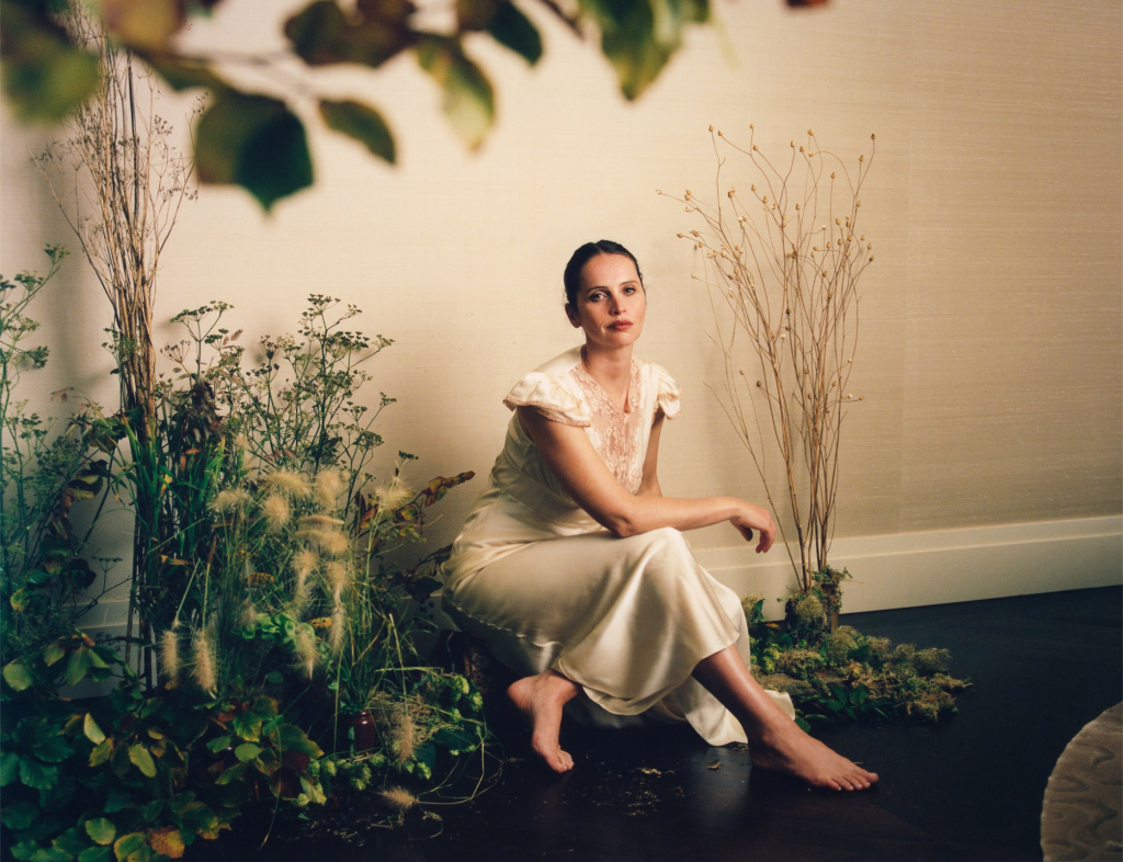 H.F_FELICITY.JONES_10.25_06