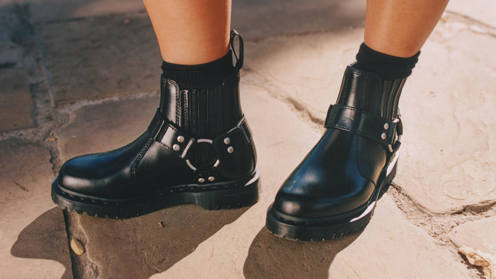 heade rimg hollie dr martens