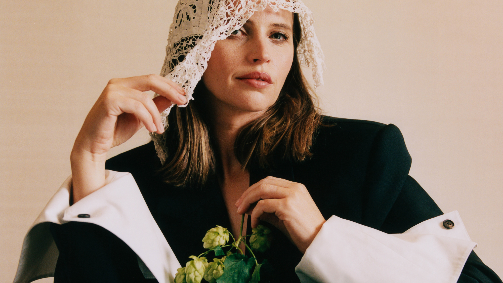 header ig hollie Felicity -2