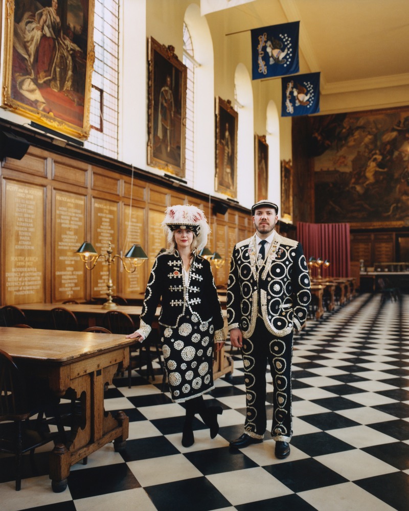 A.K_PEARLIES_07.25_01_10x12