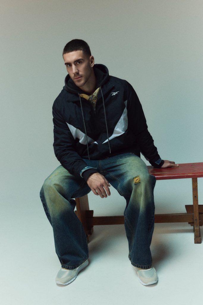 251030_OHR_DUSAN-VLAHOVIC_02_LIFESTYLE BENCH_0421_FINAL_RGB